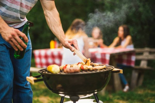 Guide pour choisir un grill électrique de table pour des barbecues intérieurs